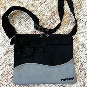 PetSafe - dog training treat pouch.